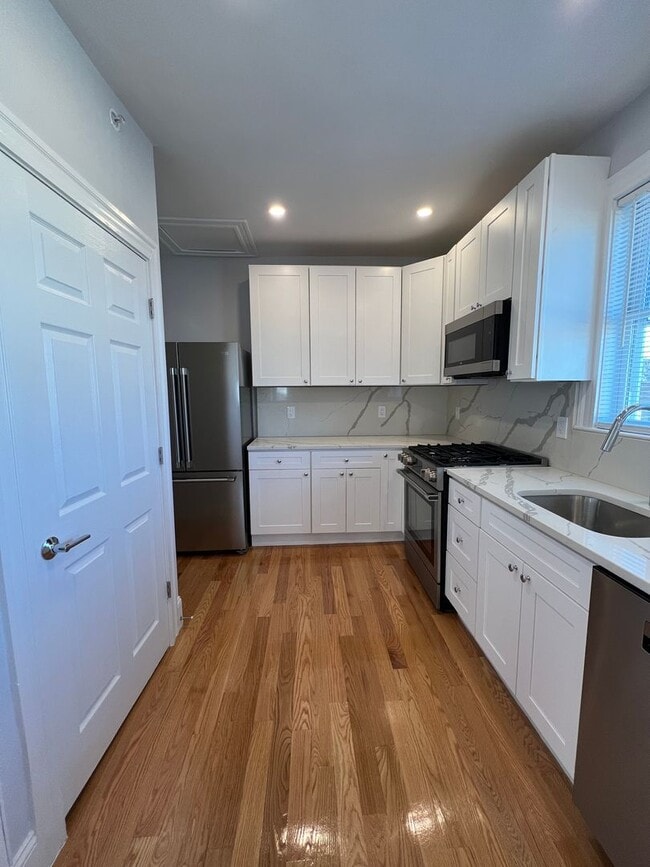 Building Photo - 73-75 Winchester St