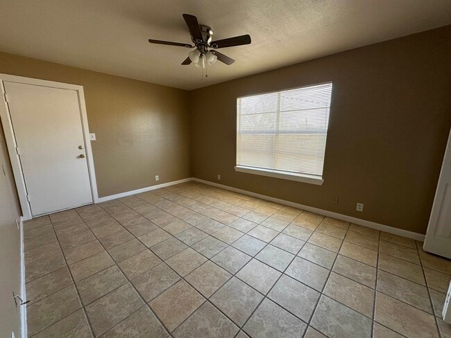 Building Photo - 103 Shannon Cir