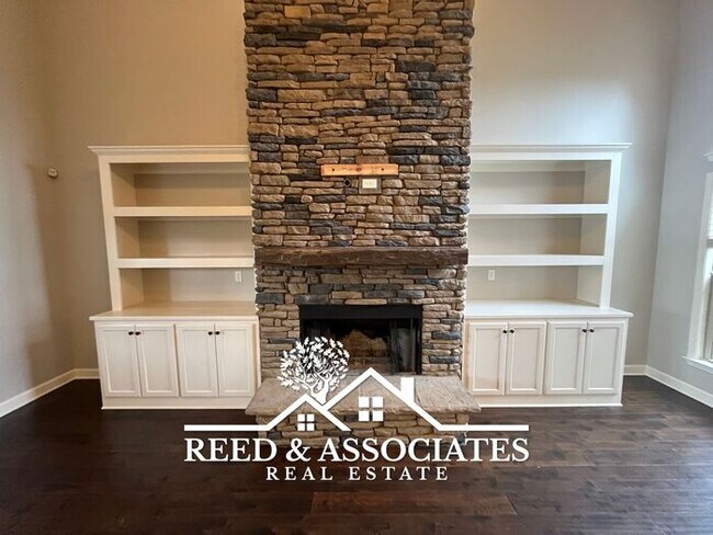 Foto del edificio - 4 Bedroom Arlington Home with a Lakeside Lot