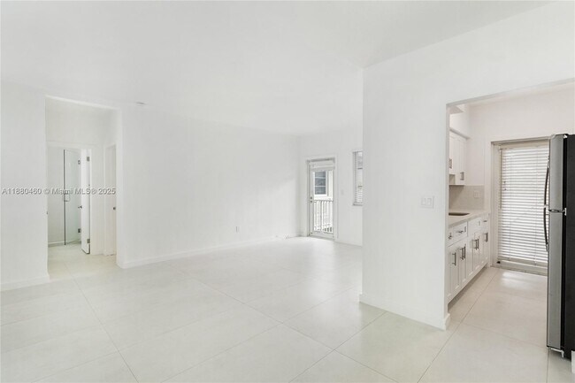 Foto del edificio - 6930 Rue Versailles Dr