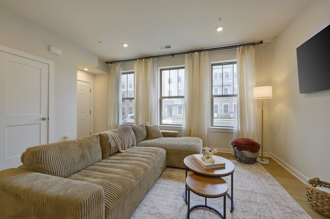 Building Photo - 203 Park Central Ter