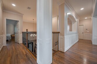 Building Photo - 11826 Legend Manor Dr