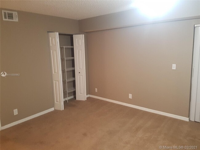 Building Photo - 7650 Westwood Dr