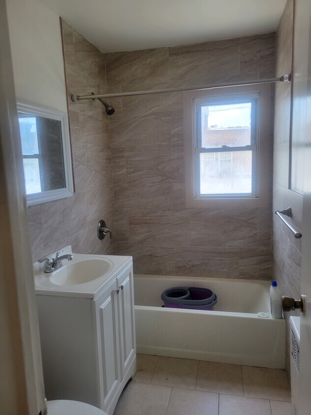 Updated bathroom - 12011 131st St