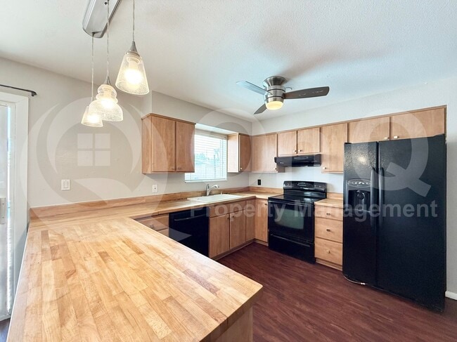 Building Photo - 407 E Harvard Dr