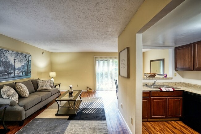 Photo - Oak Creek Apartments