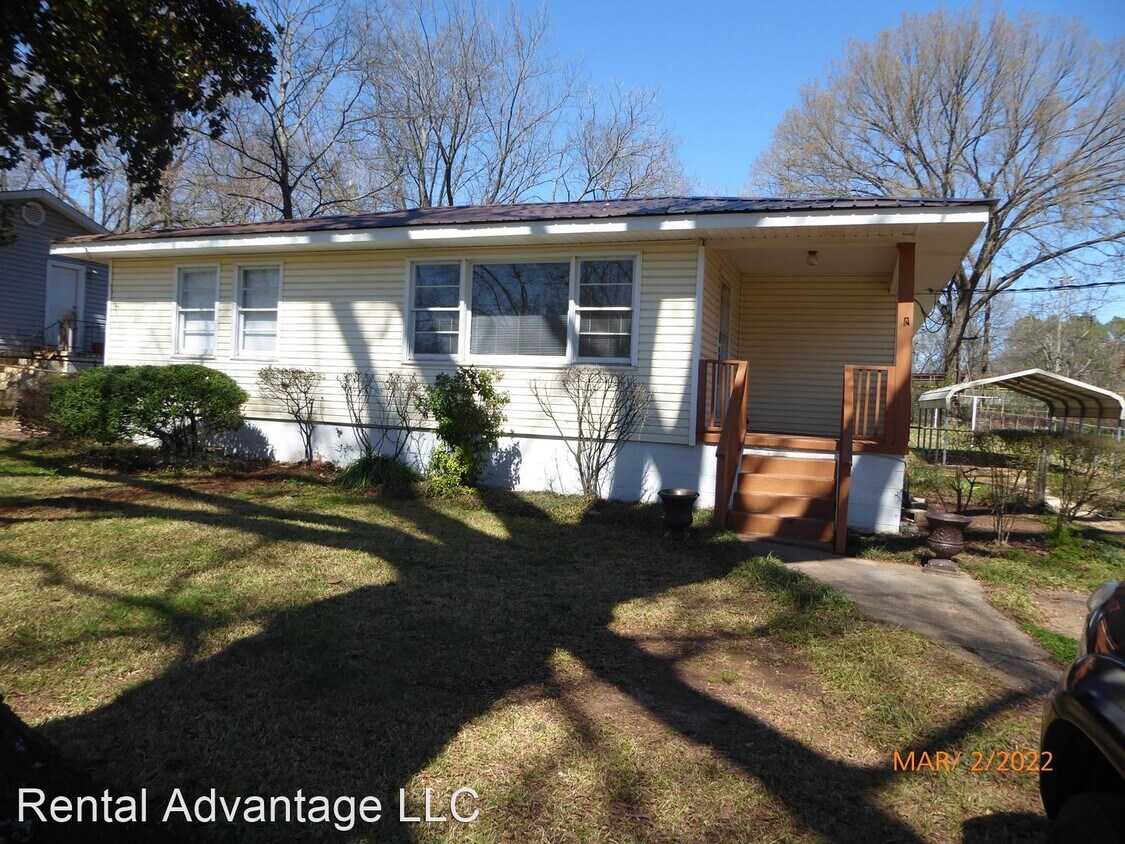 Primary Photo - 3 br, 1 bath House - 2313 Circle Dr