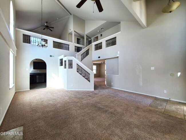Foto del edificio - Northeast El Paso 2 story REFRIG A/C Home ...