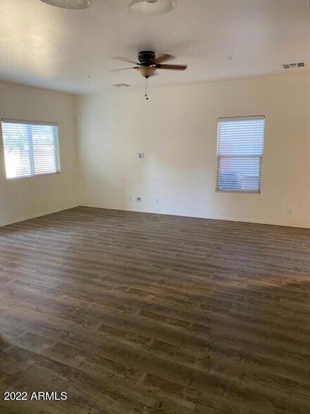 Building Photo - 8777 W Dahlia Dr