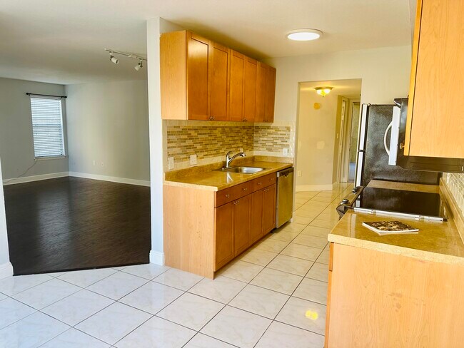 Building Photo - 225 S Tropical Trail