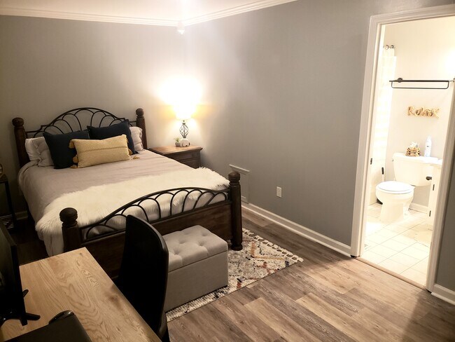 Foto del edificio - 2845 Wynterhall Rd SE