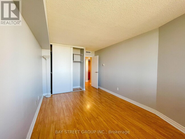 Building Photo - 150 Alton Towers Cir