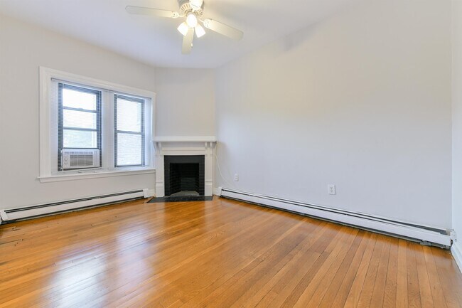 Foto del edificio - 709 Centre St