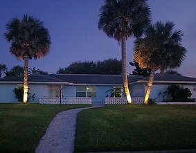 Foto del edificio - 24 Sunny Beach Dr
