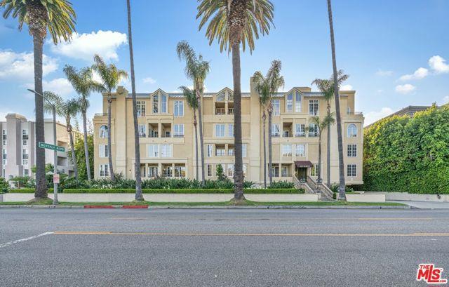 Building Photo - 433 N Doheny Dr