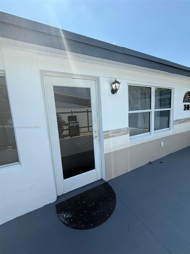 Building Photo - 11525 SW 47th Terrace