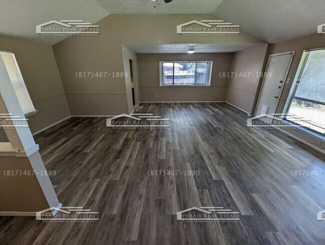 Building Photo - Move-in Ready 3/2/2 in Arlington!