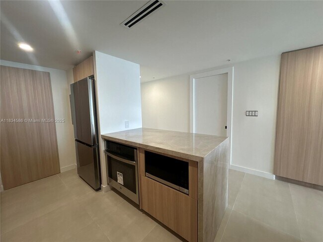Foto del edificio - 1717 N Bayshore Dr