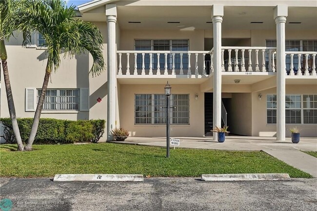Building Photo - 1049 NW 30th Ct