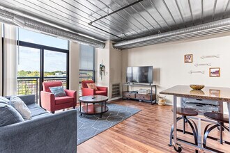 Building Photo - 201 S 1st St