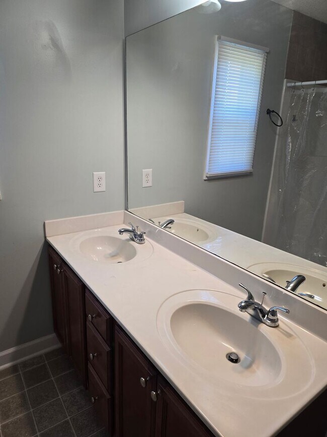 Foto del edificio - 3 Bedroom 2 Bath South Florence