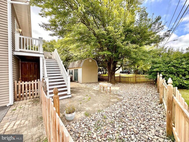 Foto del edificio - 1217 Somerset Rd