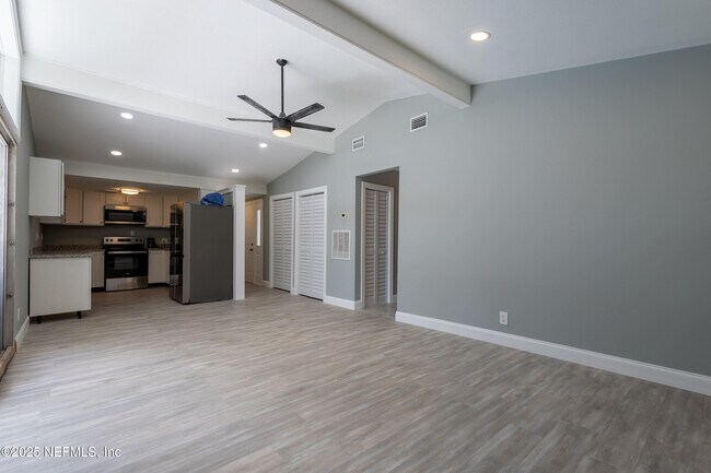 Foto del edificio - 3371 Thalia Rd
