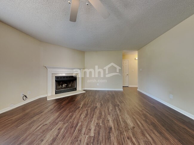 Building Photo - 295 Hialeah Ct