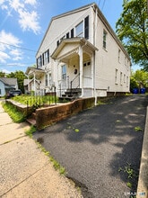 Building Photo - 172 Grand St