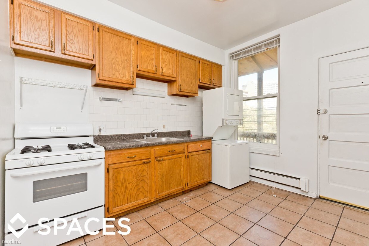 Foto principal - 1127 N State St