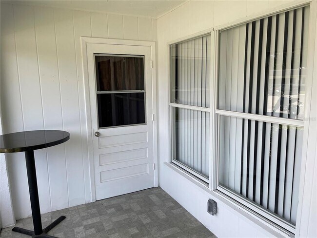Foto del edificio - 4444 Swift Rd