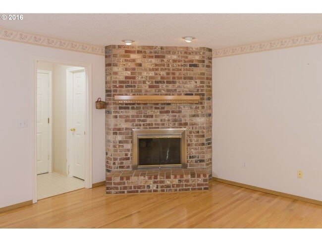 Building Photo - GREAT HOME IN CASCADE PARK. 3 bedrooms, 2 ...