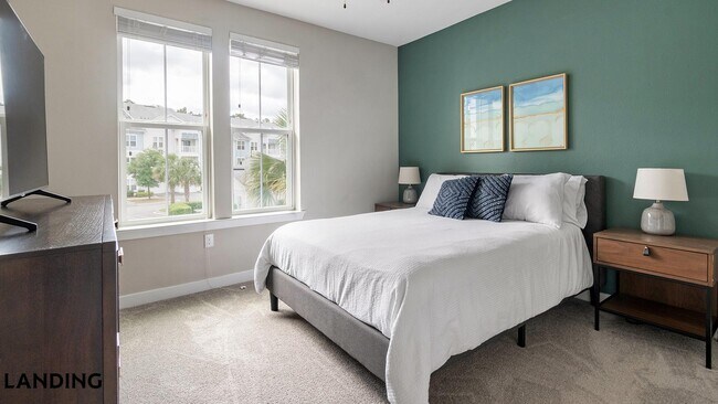 Foto del edificio - 215 Hunters Lk Wy