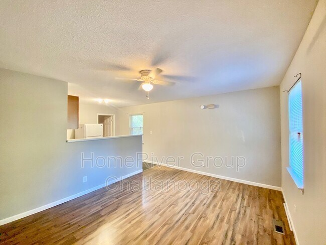 Foto del edificio - 141 Hollyberry Ln