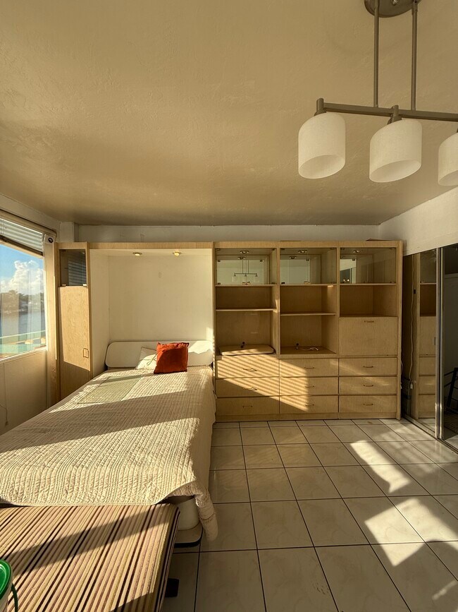 Foto del edificio - 6484 Indian Creek Dr