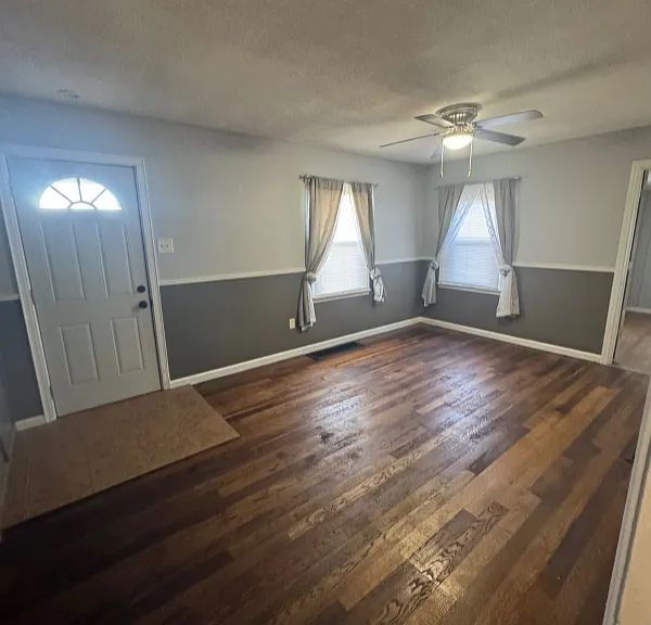 Foto del edificio - "Charming 3-Bedroom Home with Spacious 1760 Sq Ft in Greenwood, IN!"