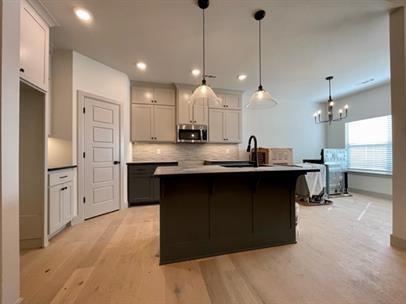 Building Photo - 1025 Parker Ln