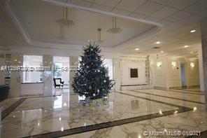 Building Photo - 5700 Collins Ave
