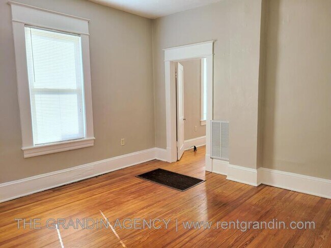 Foto del edificio - 1019 13th St SE