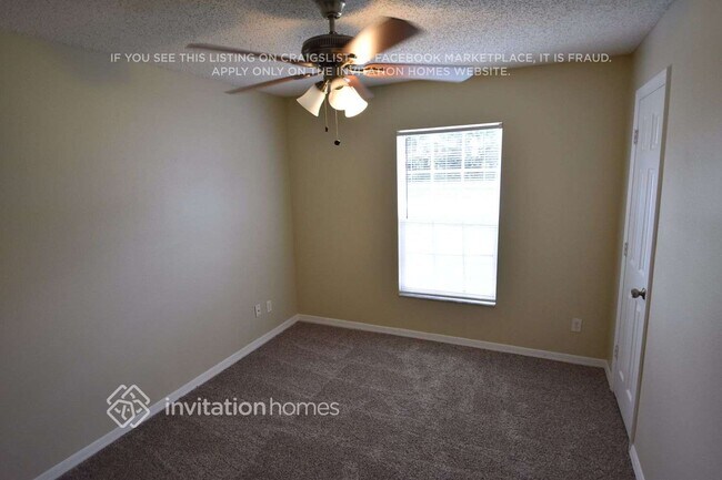 Building Photo - 422 Flamingo Ct