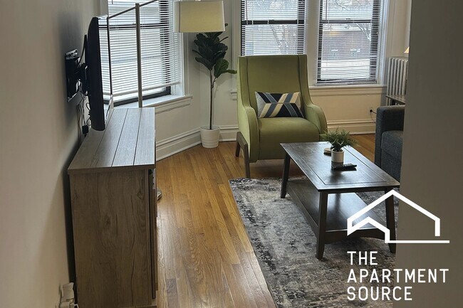 Foto del edificio - 1911 W Larchmont Ave