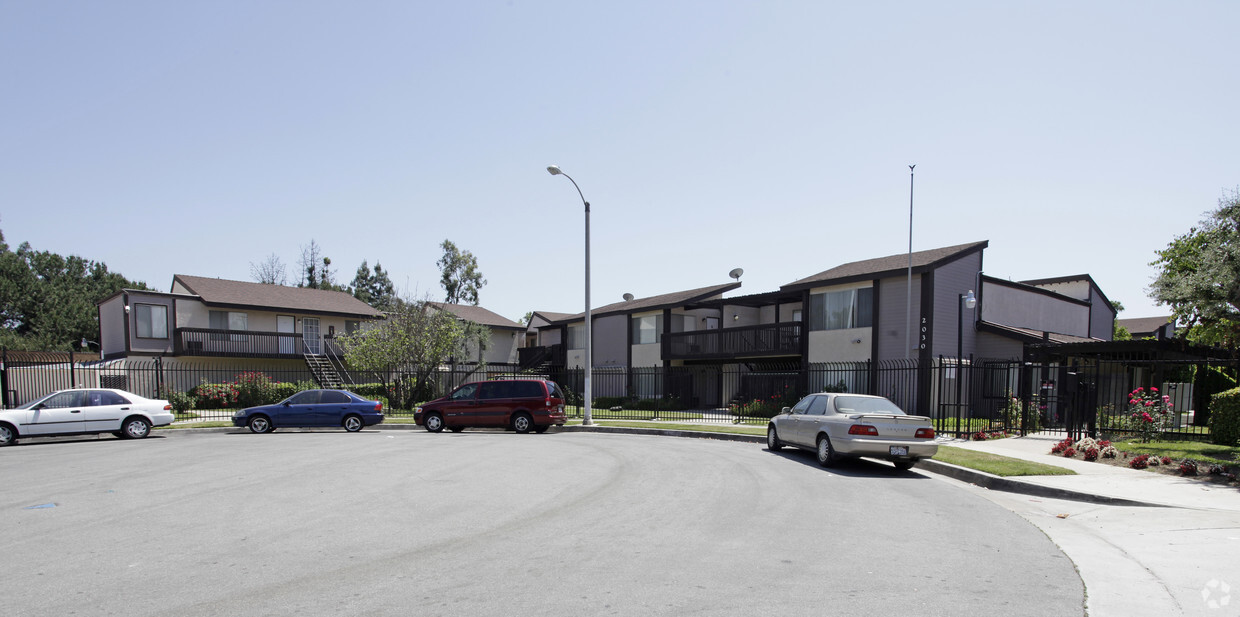 Primary Photo - Pepperwood Apartments