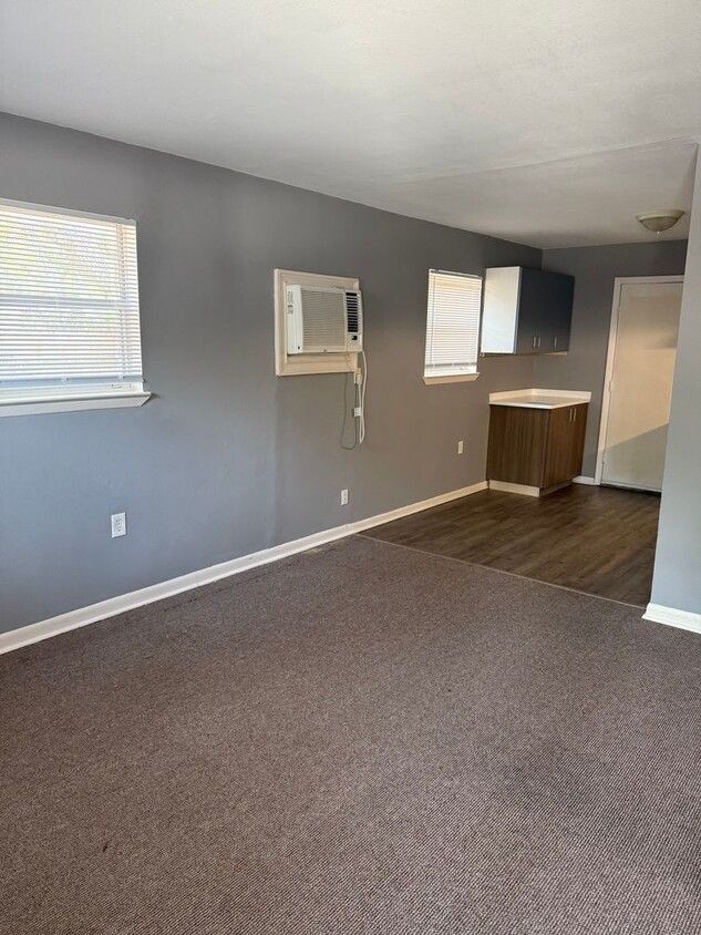 Primary Photo - Affordable 2-Bedroom 1-Bath Duplex - Great...