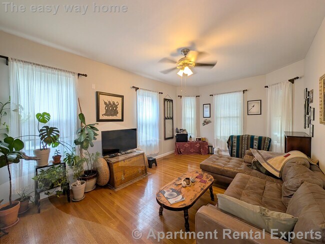 Photo - 50 William St Apartment