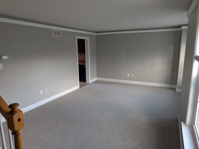 Foto del edificio - 437 Paxson Ave