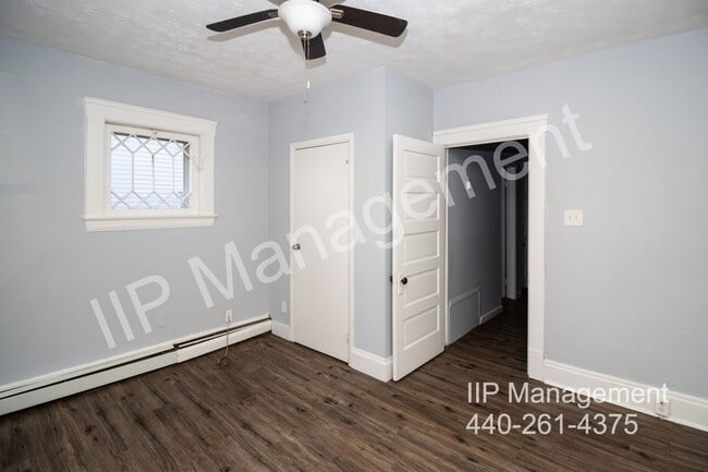 Building Photo - 1609 Lakewood Ave