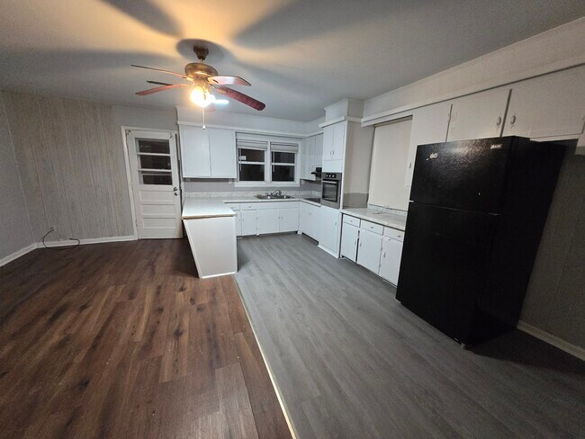 Foto del edificio - 306-311 11th Ave NW