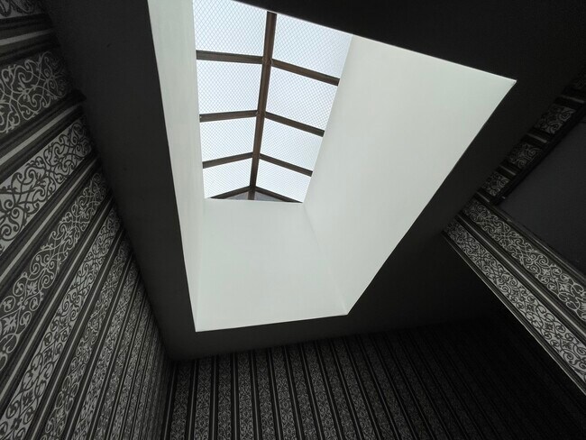 Foto del edificio - 5011 N Hermitage Ave