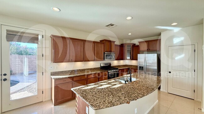 Foto del edificio - 7761 W Adam Ave