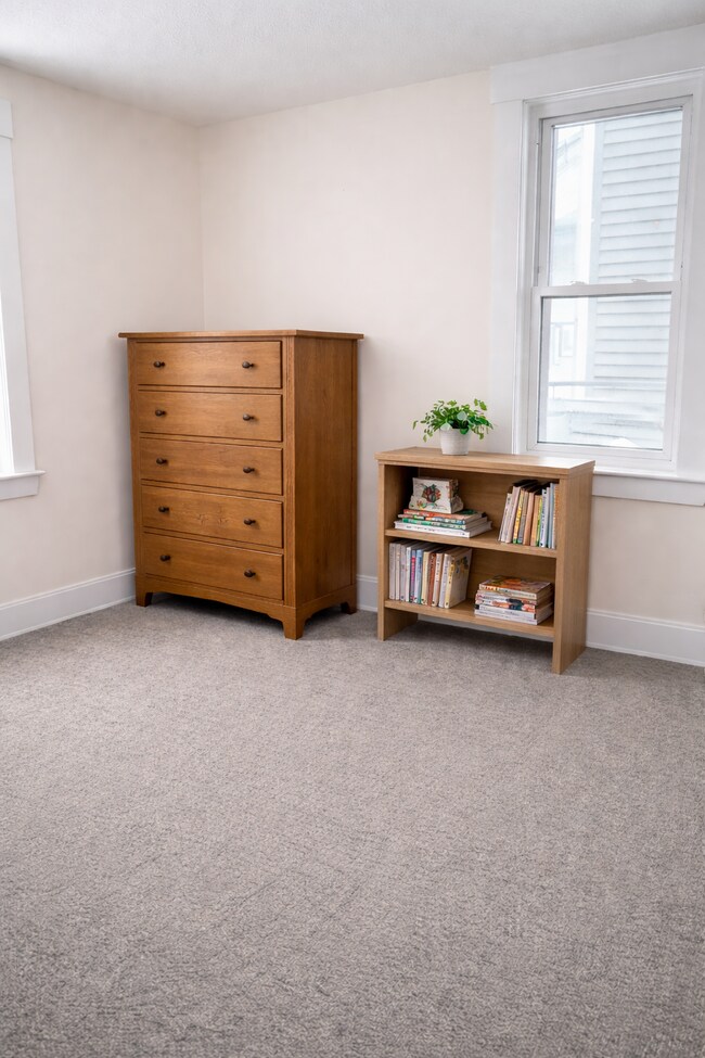 Las fotos mostradas incluyen una puesta en escena virtual. - 283 Main St